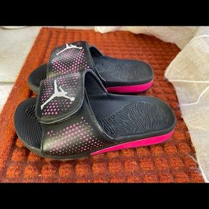 Girls Jordan slides